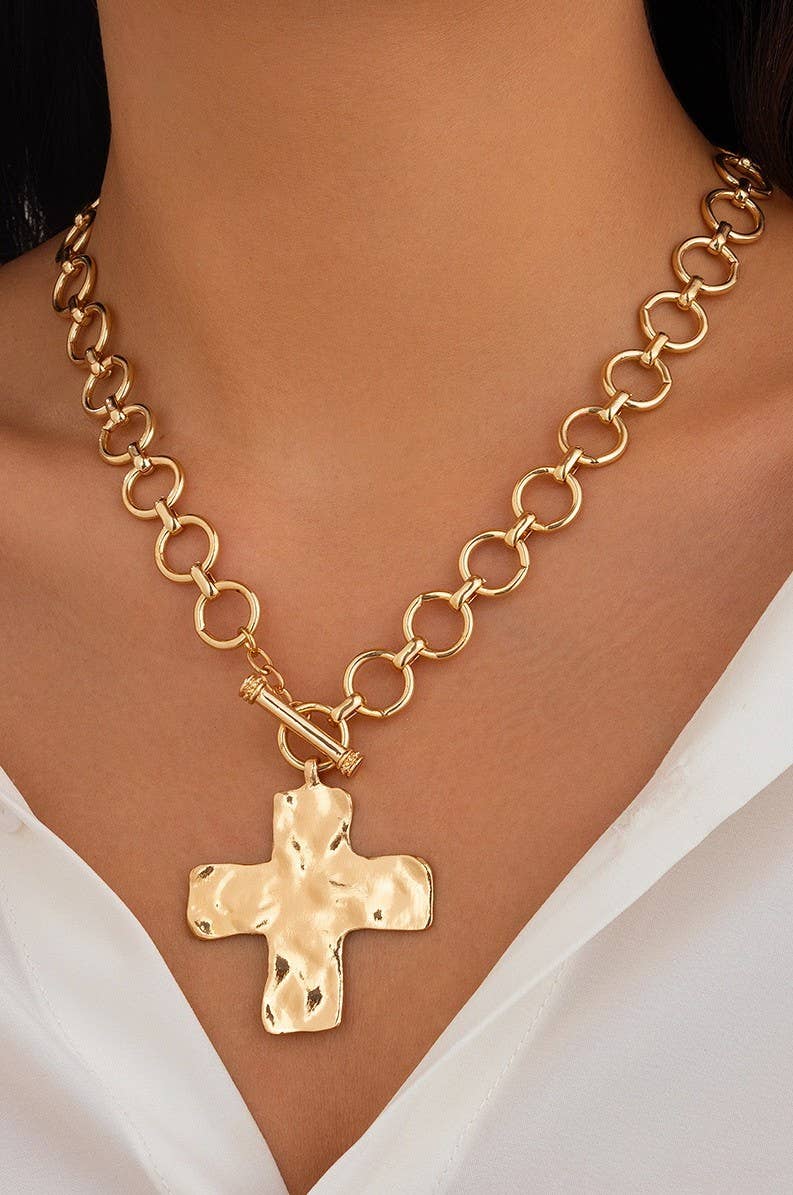 GOLDEN GRACE CROSS NECKLACE
