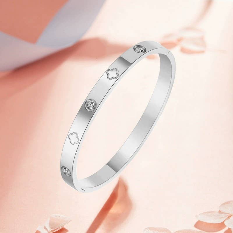 Lucky Charm Clover Bangle